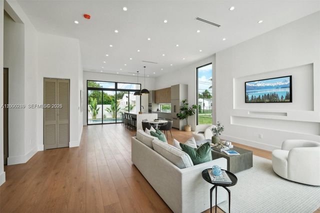 510 NW 50th St, Miami, FL 33127