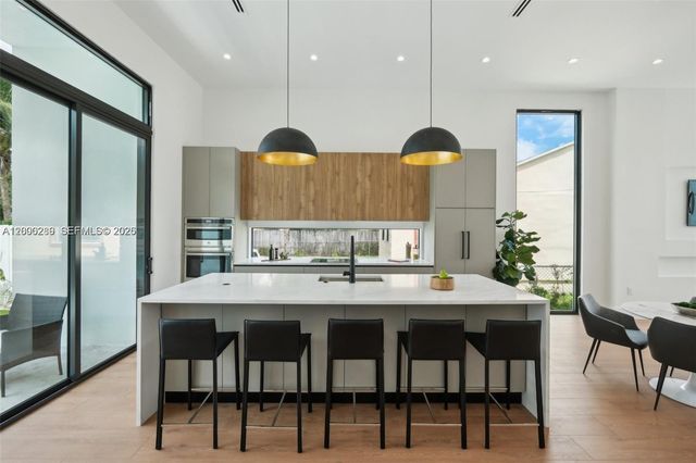 510 NW 50th St, Miami, FL 33127