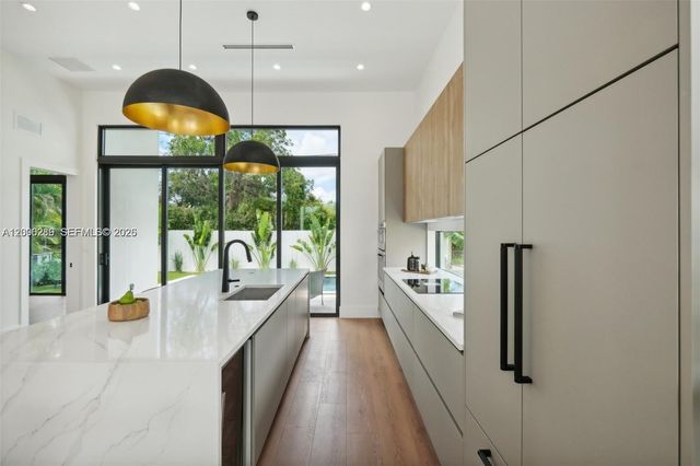 510 NW 50th St, Miami, FL 33127