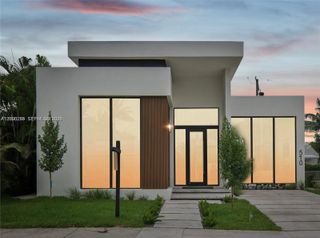 510 NW 50th St, Miami, FL 33127