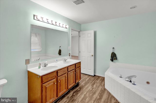 110 LETORT LN, Douglassville, PA 19518