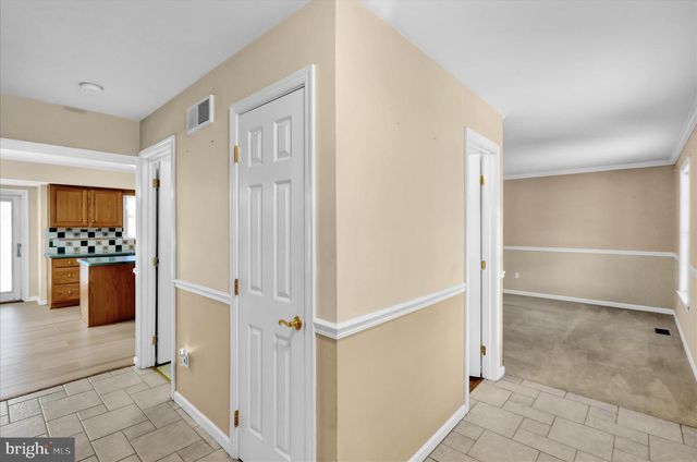 110 LETORT LN, Douglassville, PA 19518