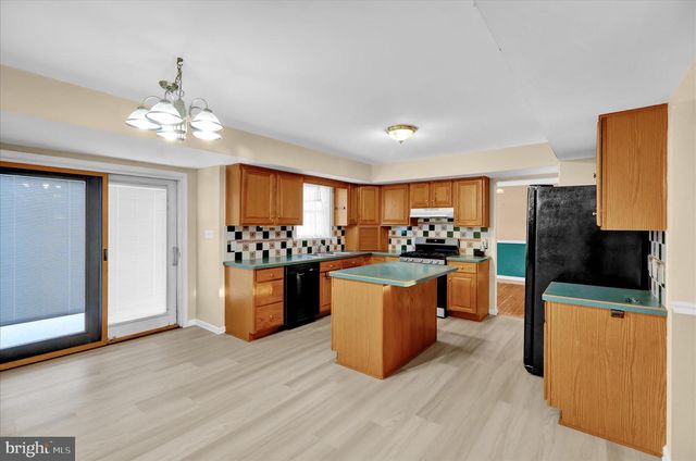 110 LETORT LN, Douglassville, PA 19518