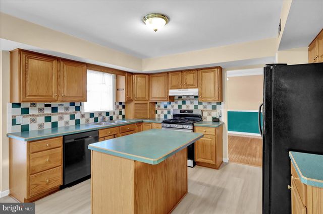 110 LETORT LN, Douglassville, PA 19518