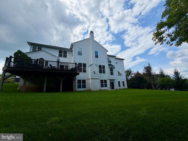 7 GOLDNEY DR, Newtown, PA 18940
