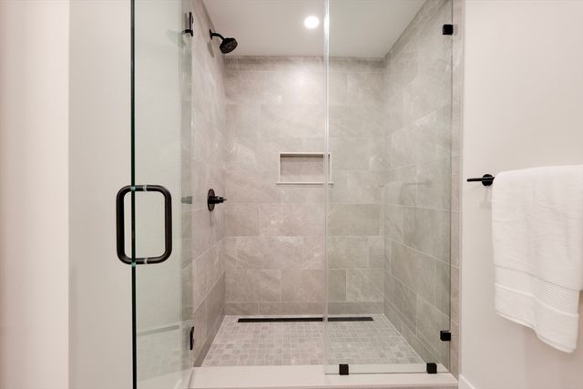 62 Foundry St 202, Wakefield, MA 01880