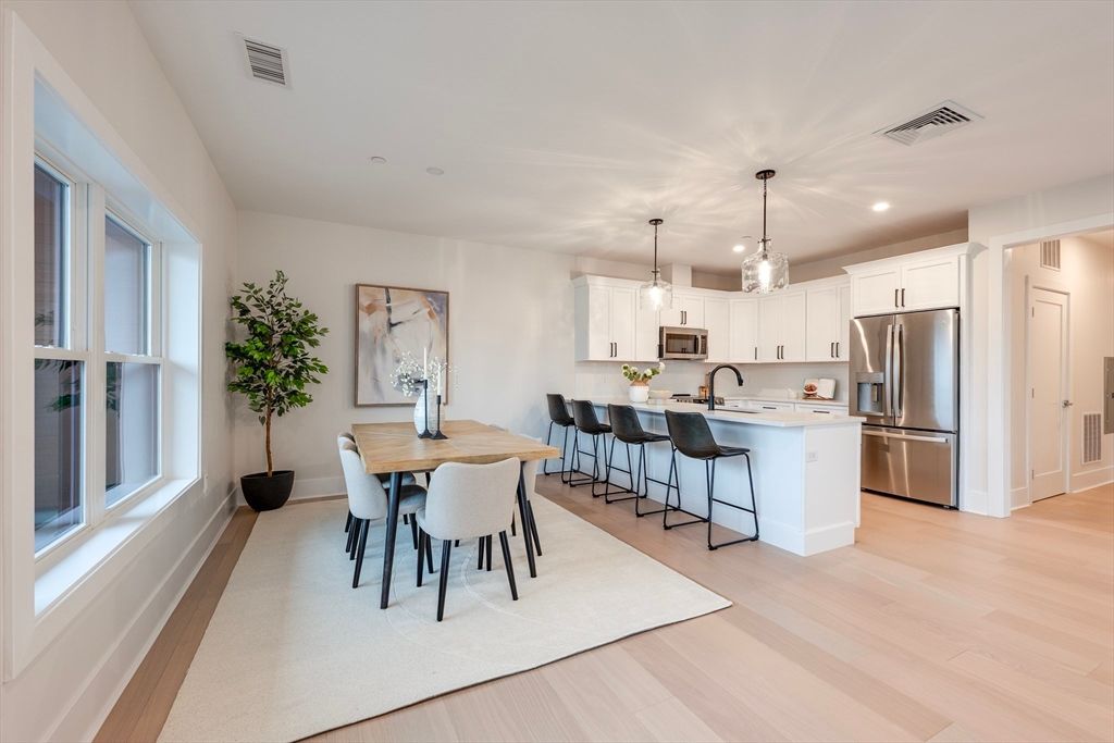 62 Foundry St 202, Wakefield, MA 01880