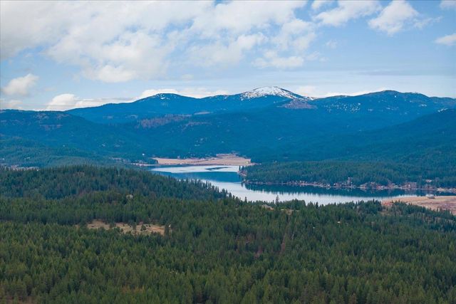 23216 E Morris Rd, Newman Lake, WA 99025