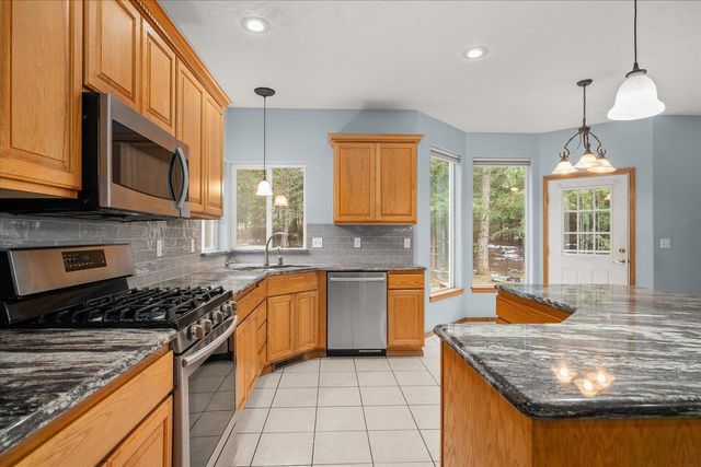 23216 E Morris Rd, Newman Lake, WA 99025