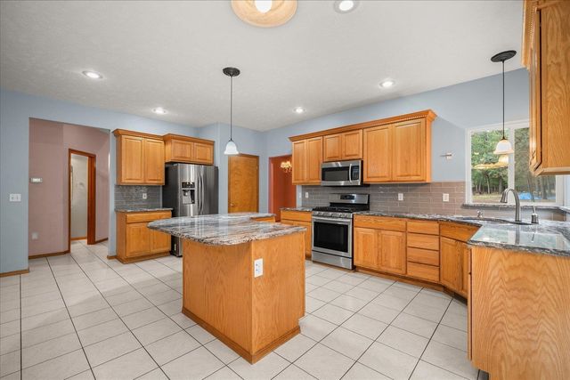 23216 E Morris Rd, Newman Lake, WA 99025