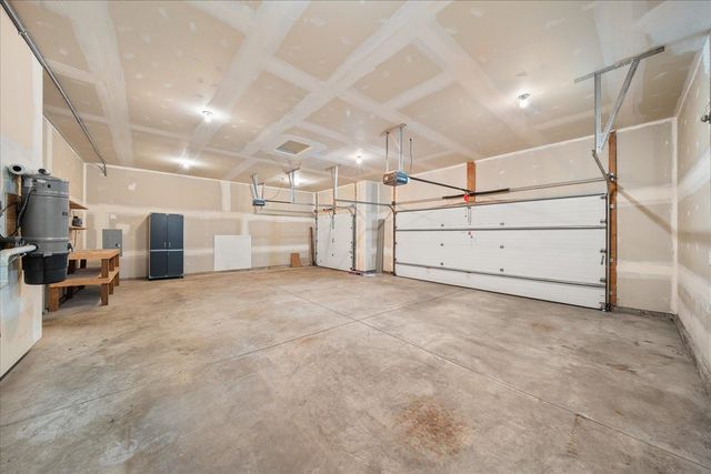 23216 E Morris Rd, Newman Lake, WA 99025