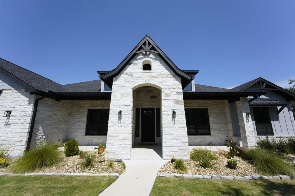 9006 Abby Lee LN, Salado, TX 76571