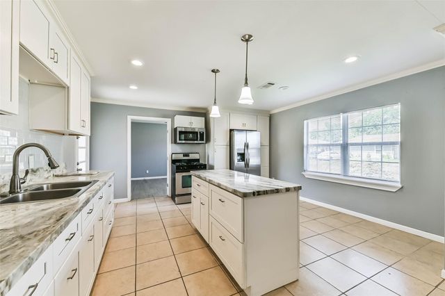 938 Vivian Avenue, Pasadena, TX 77506