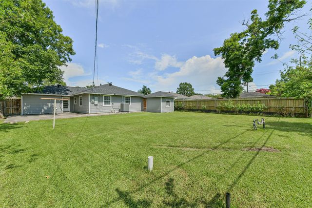938 Vivian Avenue, Pasadena, TX 77506