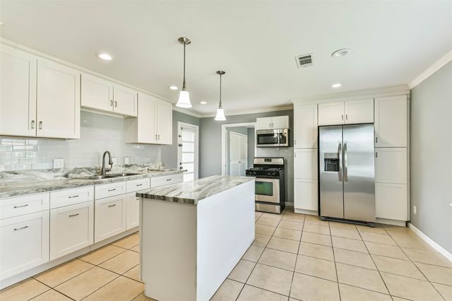 938 Vivian Avenue, Pasadena, TX 77506