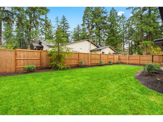 16901 KARA Ln, Lake Oswego, OR 97035