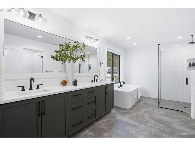 16901 KARA Ln, Lake Oswego, OR 97035