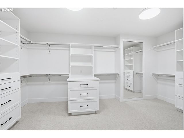 16901 KARA Ln, Lake Oswego, OR 97035