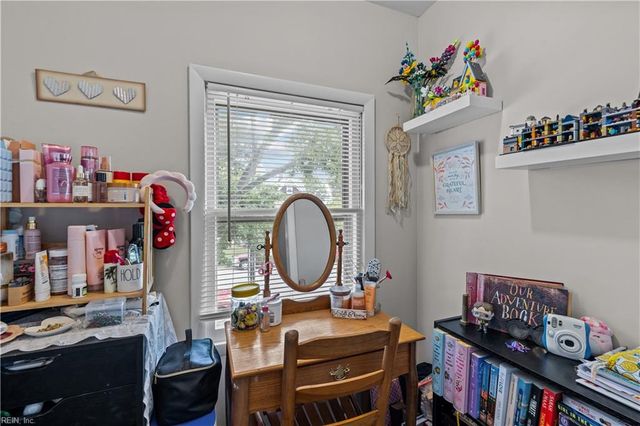 14 Myrtle ST, Hampton, VA 23669