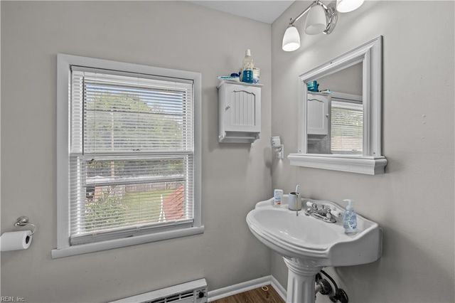 14 Myrtle ST, Hampton, VA 23669