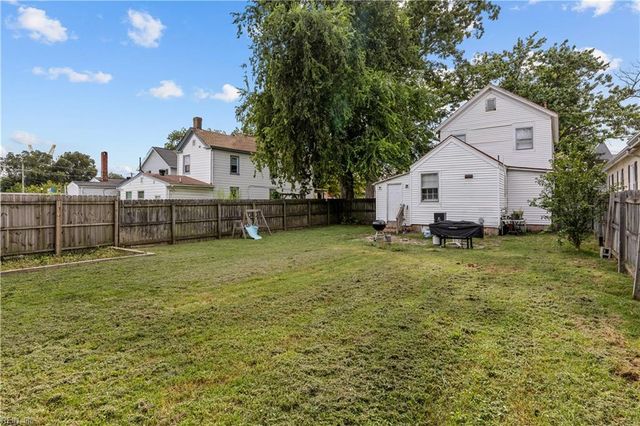 14 Myrtle ST, Hampton, VA 23669