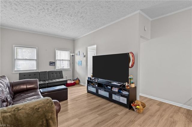 14 Myrtle ST, Hampton, VA 23669