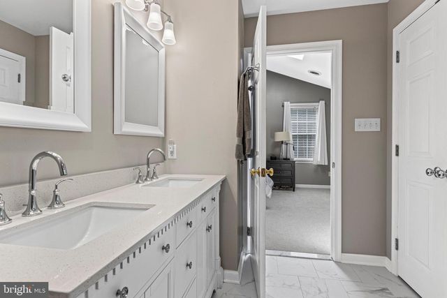 290 WENTWORTH RD, Wayne, PA 19087