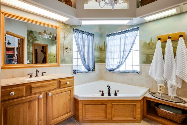 4860 N Wyndham Rd, Park City, KS 67219