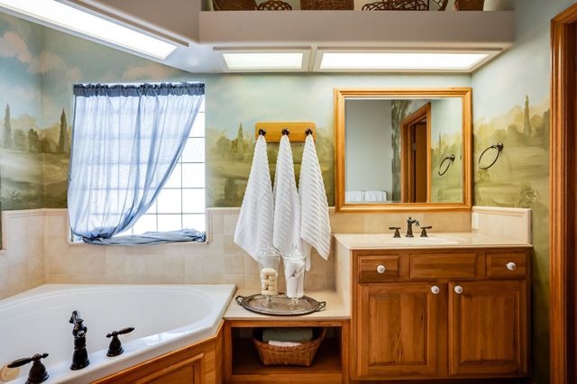 4860 N Wyndham Rd, Park City, KS 67219