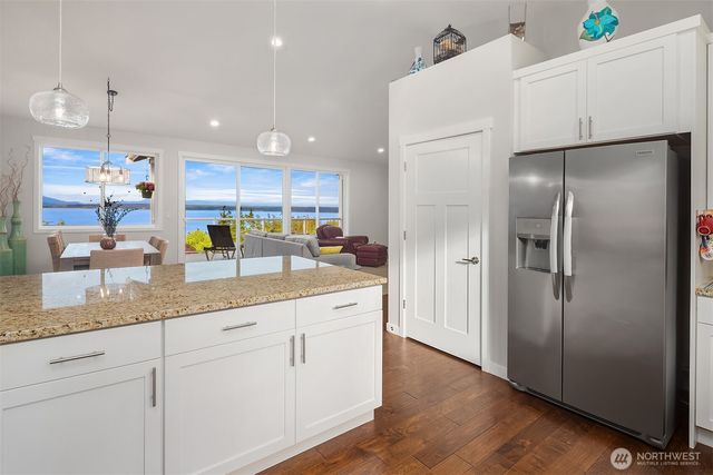 1037 Lightning Way, Camano Island, WA 98282