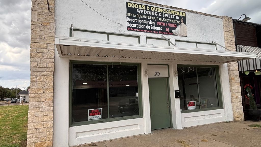 205 E College Avenue, Alvarado, TX 76009 — exterior
