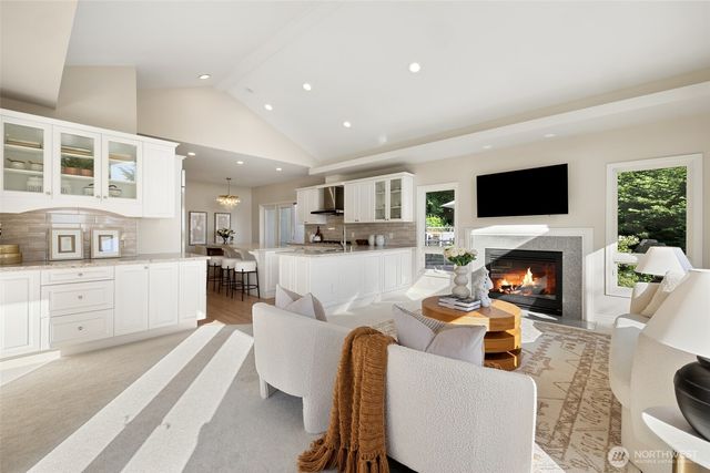 8144 W Mercer Way, Mercer Island, WA 98040