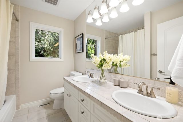 8144 W Mercer Way, Mercer Island, WA 98040