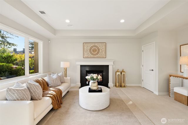 8144 W Mercer Way, Mercer Island, WA 98040