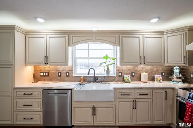 12451 Dahmer Way, Carterville, IL 62918