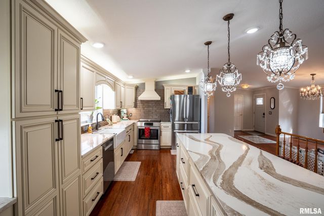 12451 Dahmer Way, Carterville, IL 62918