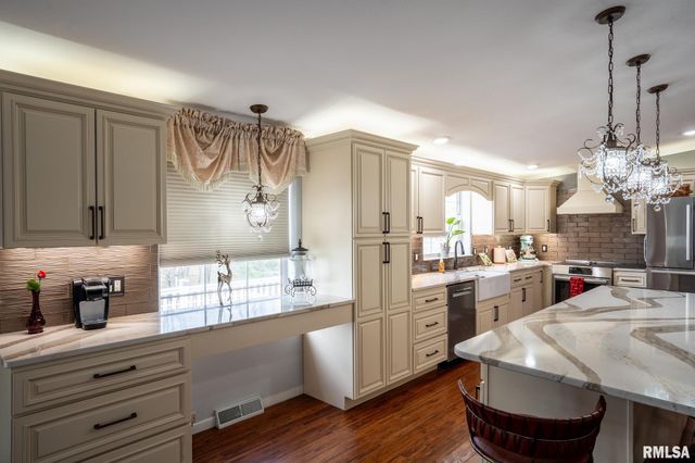 12451 Dahmer Way, Carterville, IL 62918