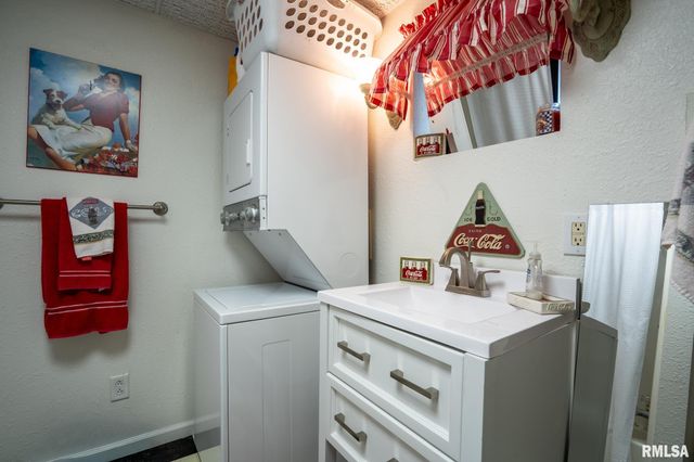 12451 Dahmer Way, Carterville, IL 62918