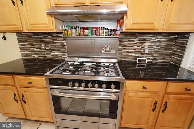 7206 SPRUCE ST, Upper Darby, PA 19082