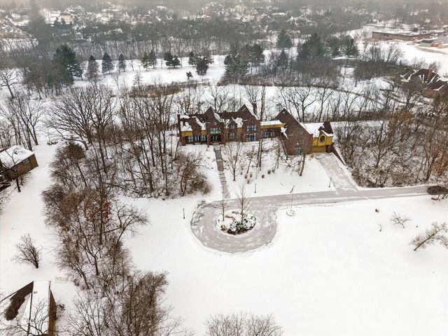 8425 Hickory Court, Burr Ridge, IL 60527