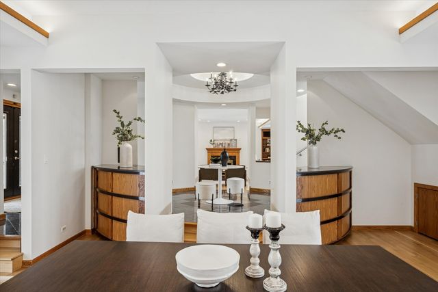 8425 Hickory Court, Burr Ridge, IL 60527