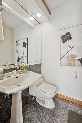 8425 Hickory Court, Burr Ridge, IL 60527