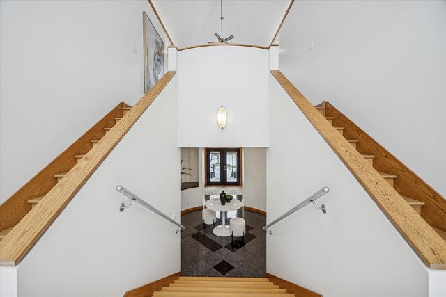 8425 Hickory Court, Burr Ridge, IL 60527