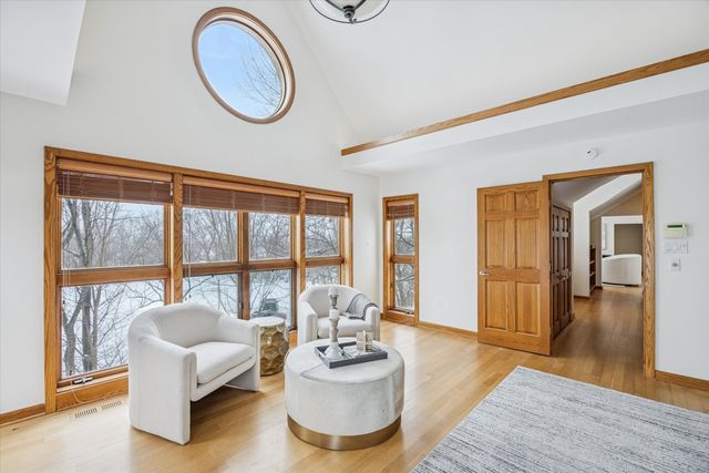 8425 Hickory Court, Burr Ridge, IL 60527