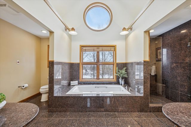 8425 Hickory Court, Burr Ridge, IL 60527