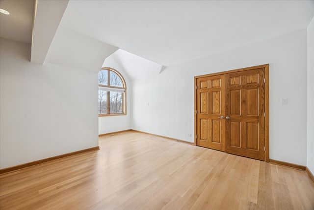 8425 Hickory Court, Burr Ridge, IL 60527