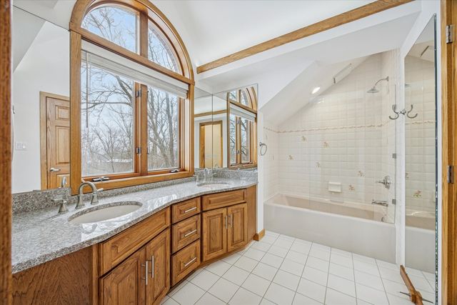 8425 Hickory Court, Burr Ridge, IL 60527