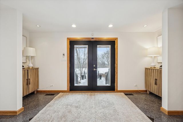 8425 Hickory Court, Burr Ridge, IL 60527