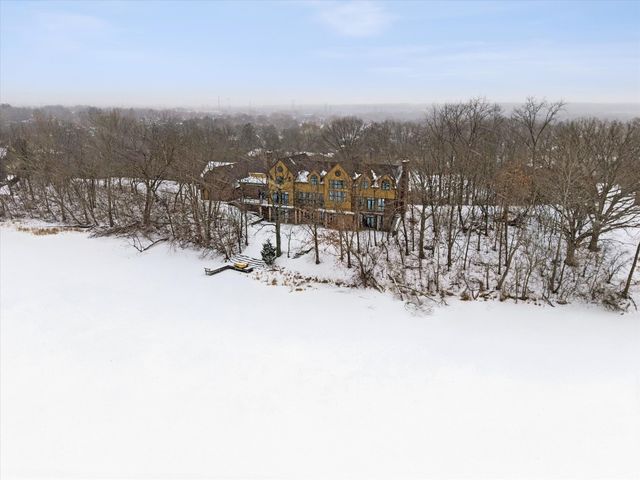 8425 Hickory Court, Burr Ridge, IL 60527