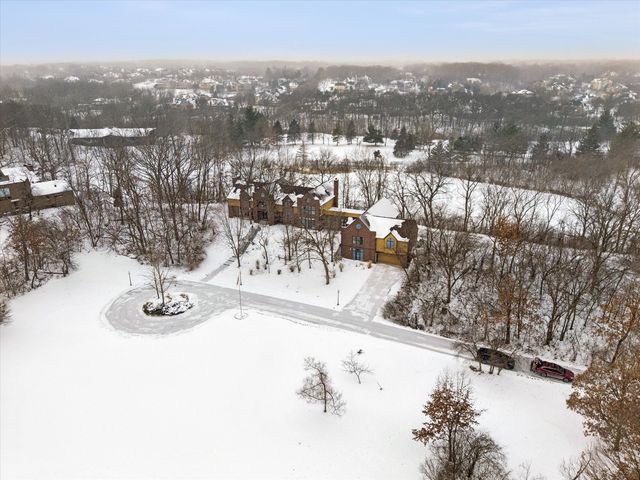 8425 Hickory Court, Burr Ridge, IL 60527